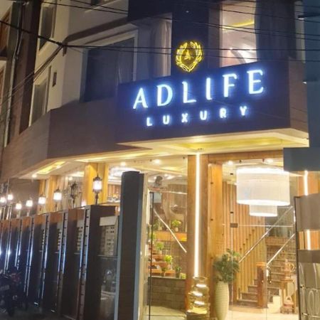 Hotel Adlife Luxury Srīnagar Extérieur photo